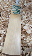 Load image into Gallery viewer, Bat 9 - LS200 SB Butterfly - 2lbs 9oz