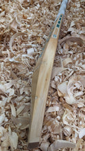 Load image into Gallery viewer, Bat 9 - LS200 SB Butterfly - 2lbs 9oz