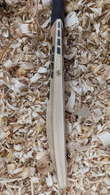 Load image into Gallery viewer, Bat 25 - Custom Grade 3 - 2lbs 15oz