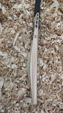 Load image into Gallery viewer, Bat 19 - LS200 Grade 2 - 2lbs 10oz