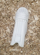 Load image into Gallery viewer, Players Edition Senior Batting Pads