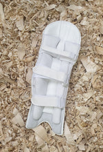 Load image into Gallery viewer, Players Edition Senior Batting Pads