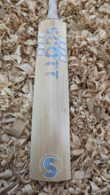 Load image into Gallery viewer, Bat 6 - Custom T20 Concept, Grade 3 - 2lbs 10oz
