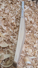 Load image into Gallery viewer, Bat 4 - Custom Grade 3 - 2lbs 10oz
